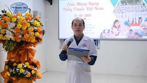 Giám đốc bệnh viện ông Nguyễn Tiến Bình phát biểu tại buổi lễ